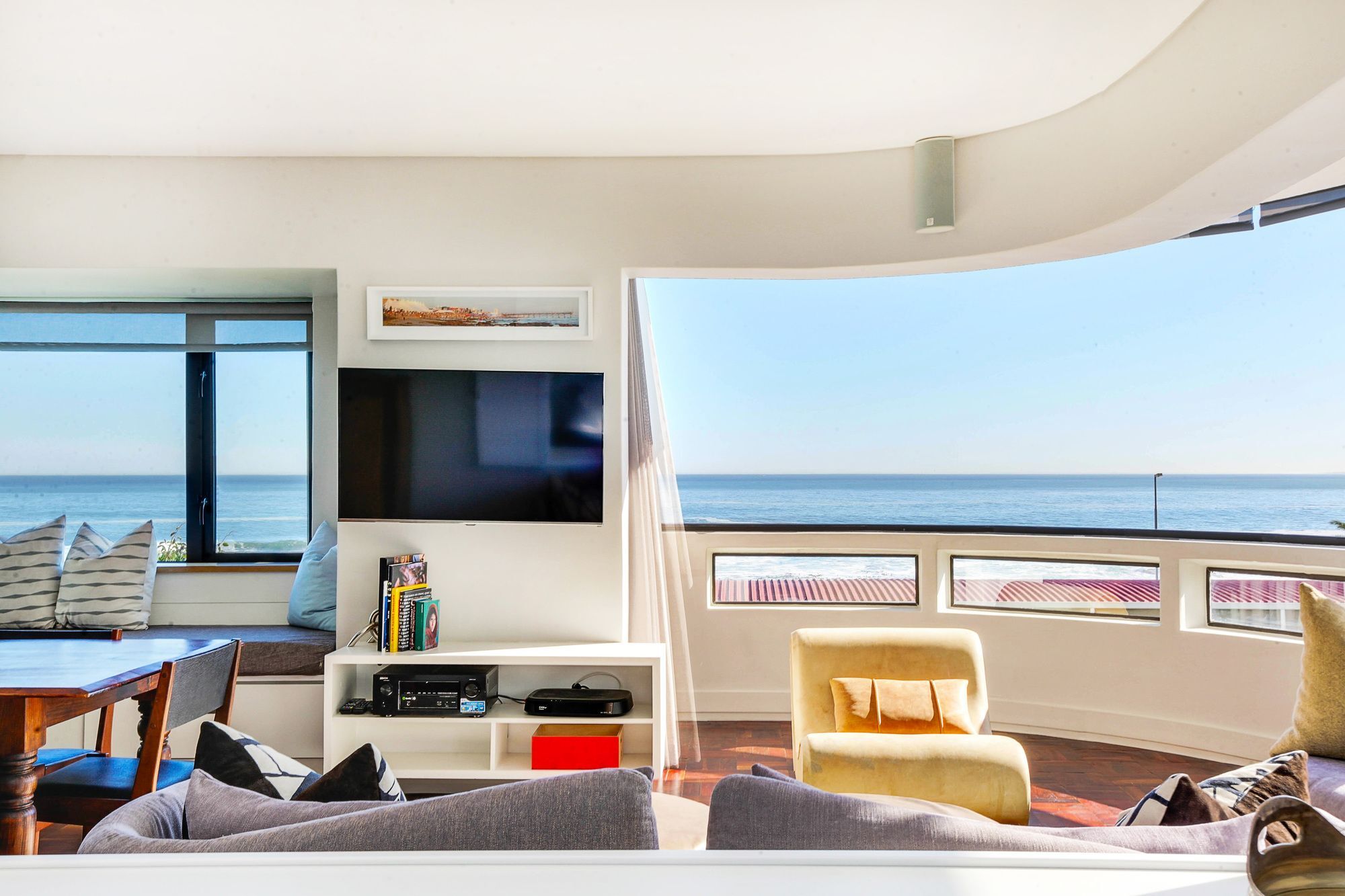 Backup Powered Sea View Apartment On The Promenade Kapstadt Exterior foto