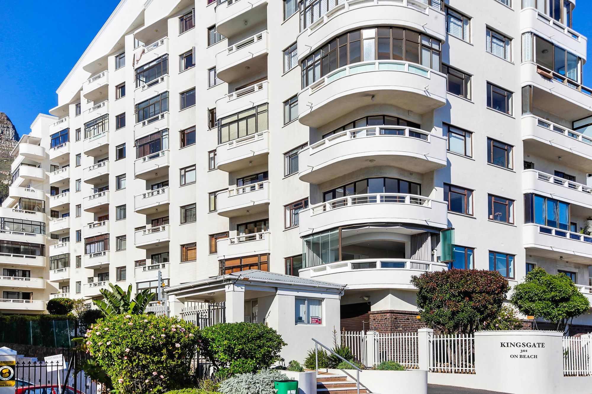 Backup Powered Sea View Apartment On The Promenade Kapstadt Exterior foto